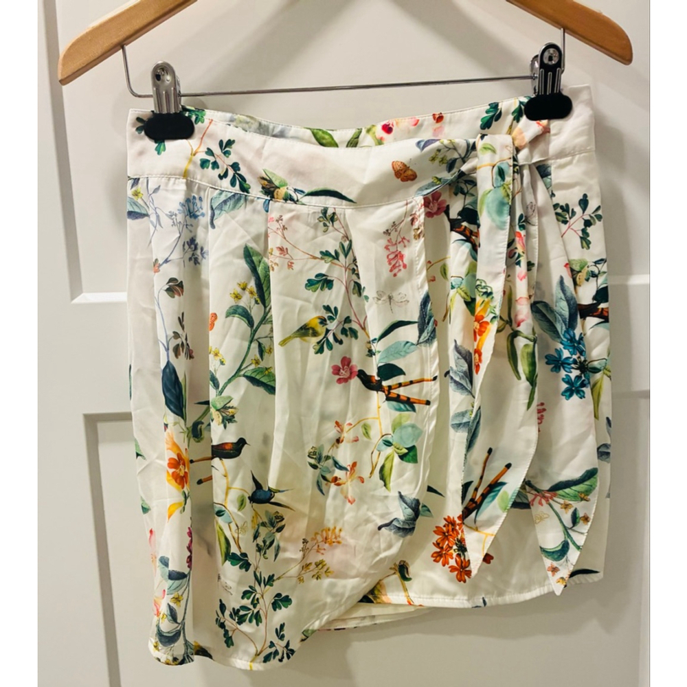 Stradivarius Floral Bird Print Mini wrap Skirt White women Large boho